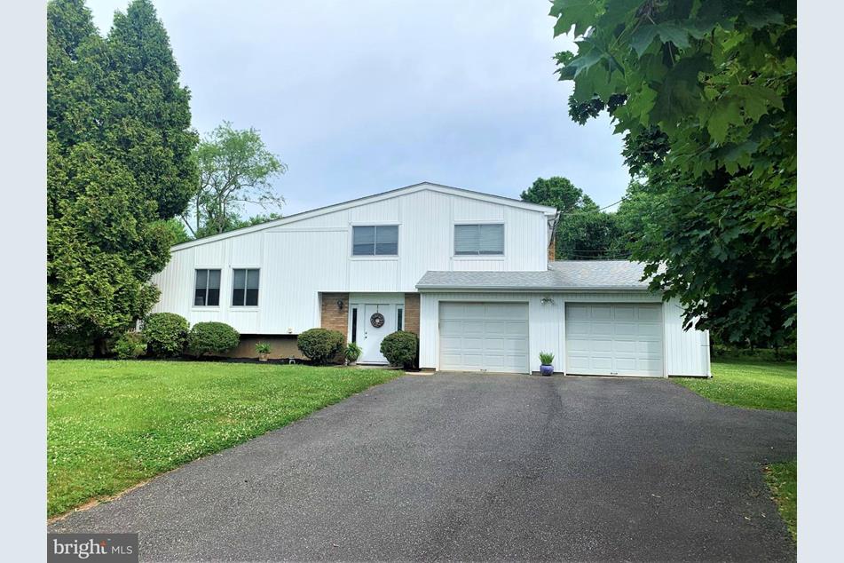 694 Ridge Rd, Monmouth Junction, NJ 08852 MLS NJMX2002638 Coldwell Banker