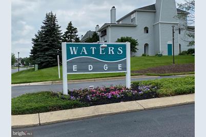 809 Waters Edge Drive - Photo 1