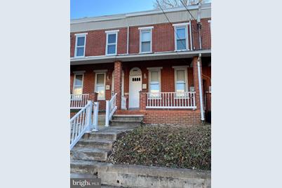 1606 W 10th Street - Photo 1