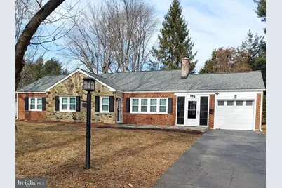 215 Llangollen Boulevard, New Castle, DE 19720 - Photo 1