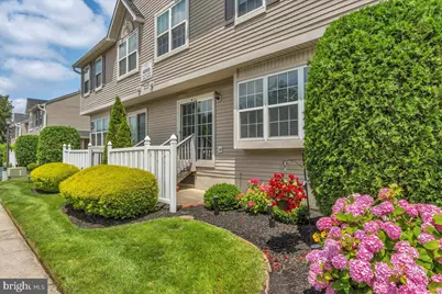4002 Grenwich La, Mount Laurel, NJ 08054 - Photo 1