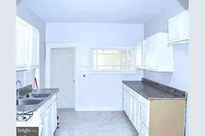 90 E State Street, Camden, NJ 08105 - Photo 1