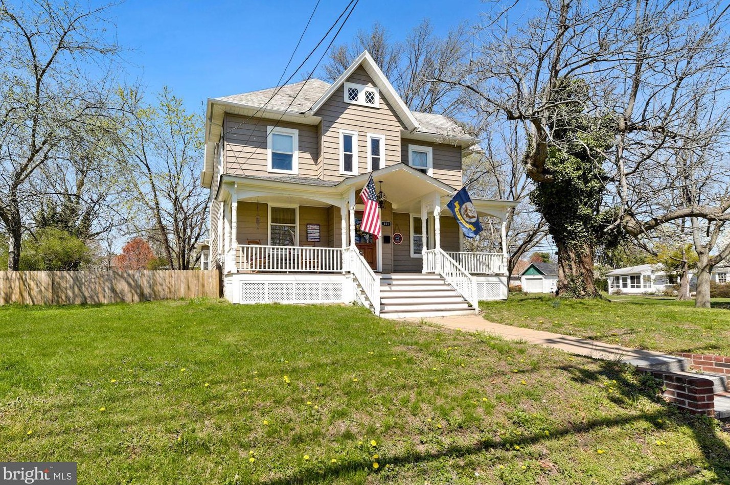 401 Evesham Ave, Magnolia, NJ 08049-1726