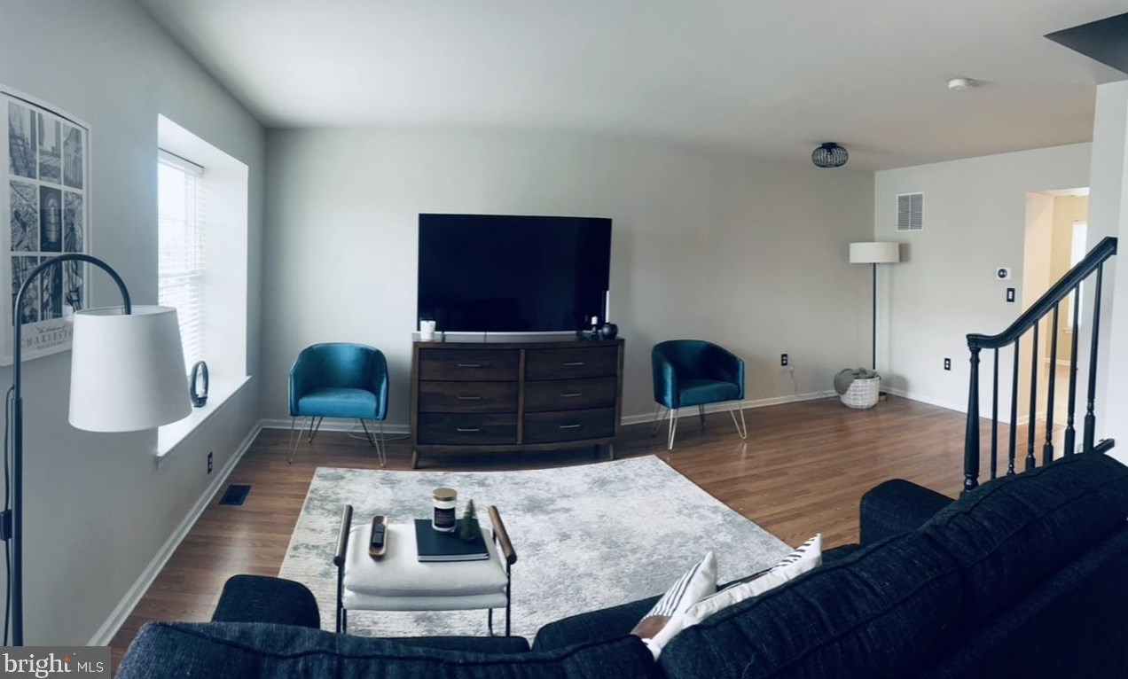 1031 Moore Rd, West Deptford NJ  08086-3833 exterior