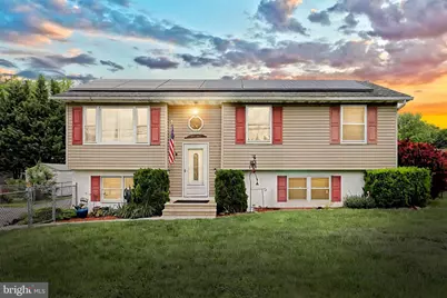 390 Hanover Street, New Oxford, PA 17350 - Photo 1
