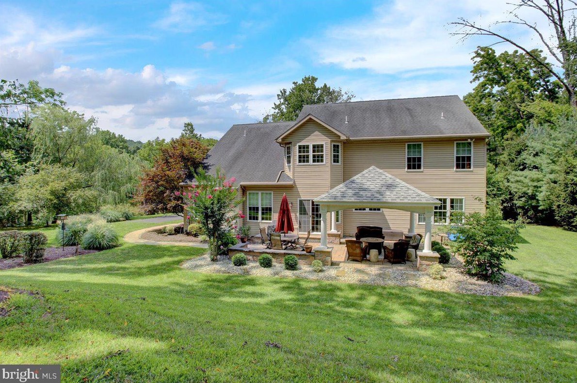 649 Madison St, Hummels Store PA 19540-1104 exterior