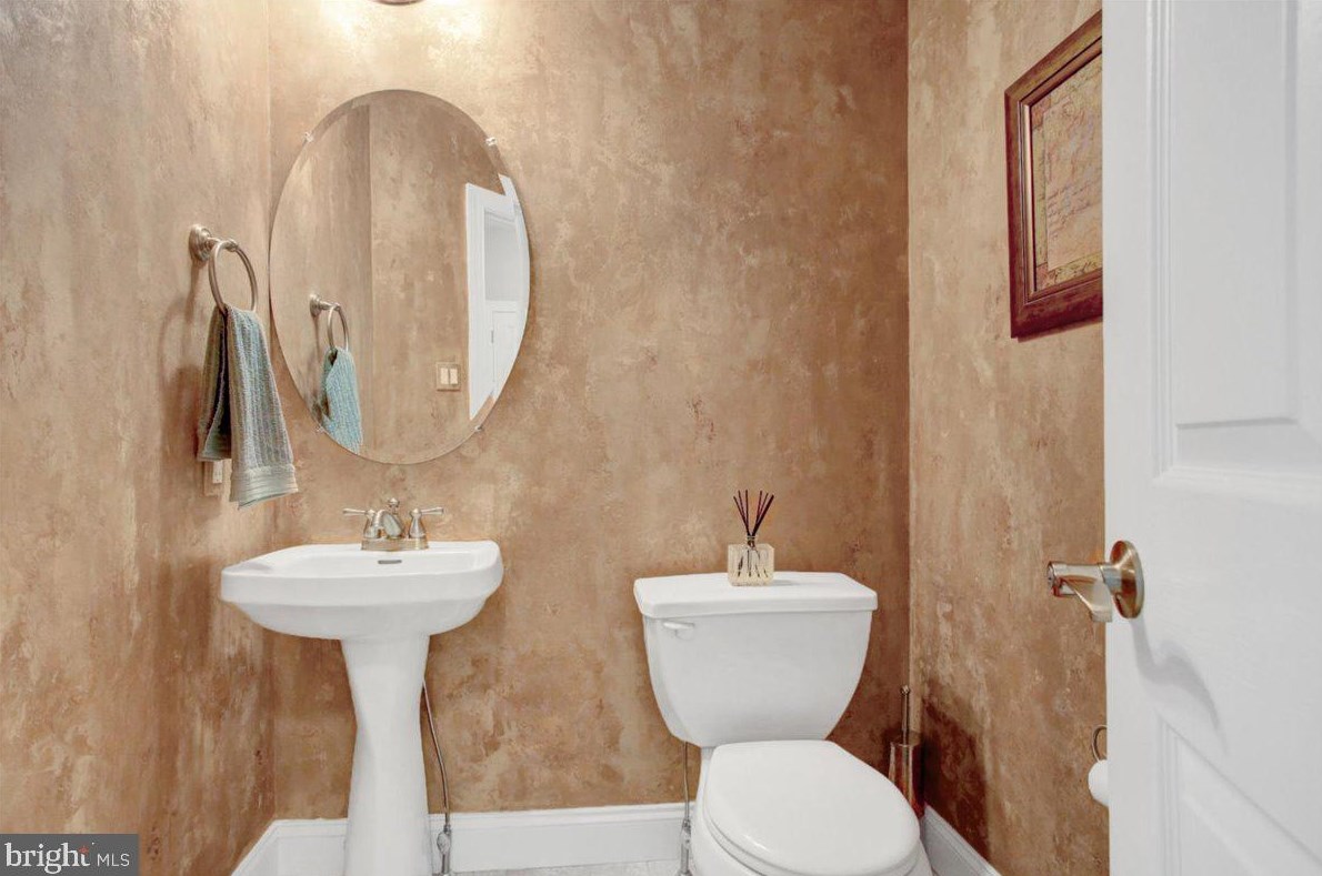 649 Madison St, Hummels Store PA 19540-1104 exterior