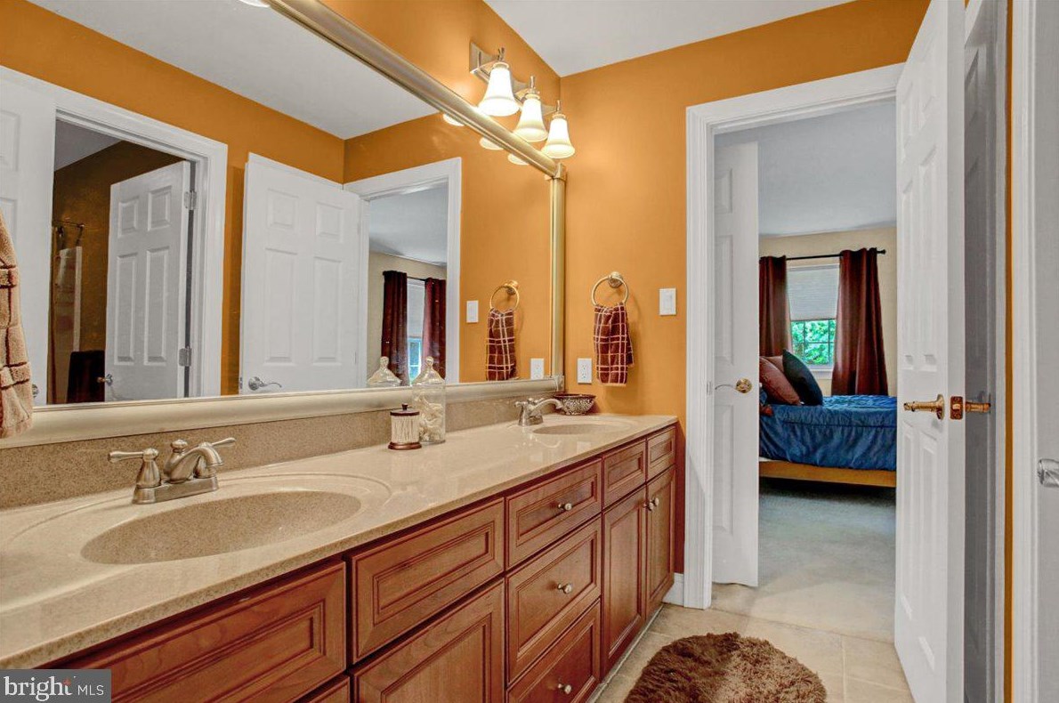 649 Madison St, Hummels Store PA 19540-1104 exterior