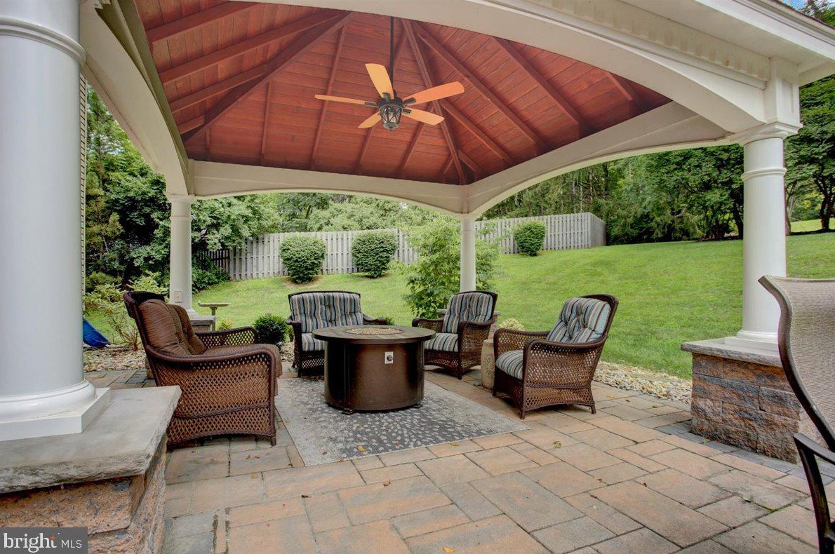 649 Madison St, Hummels Store PA 19540-1104 exterior