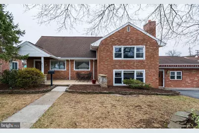 801 Penndale Avenue, Reading, PA 19606 - Photo 1