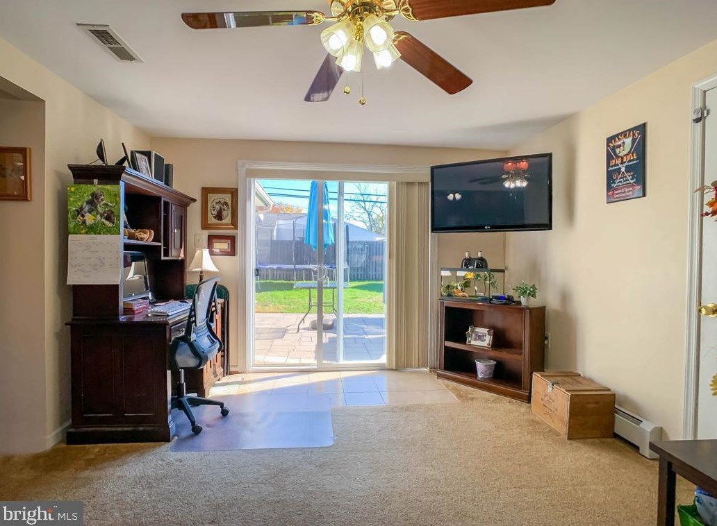 30 Sugarmaple Ln, Levittown PA 19055-2005 exterior