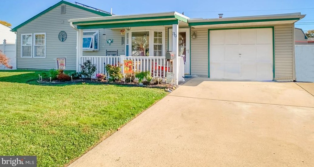 30 Sugarmaple Ln, Levittown, PA 19055-2005