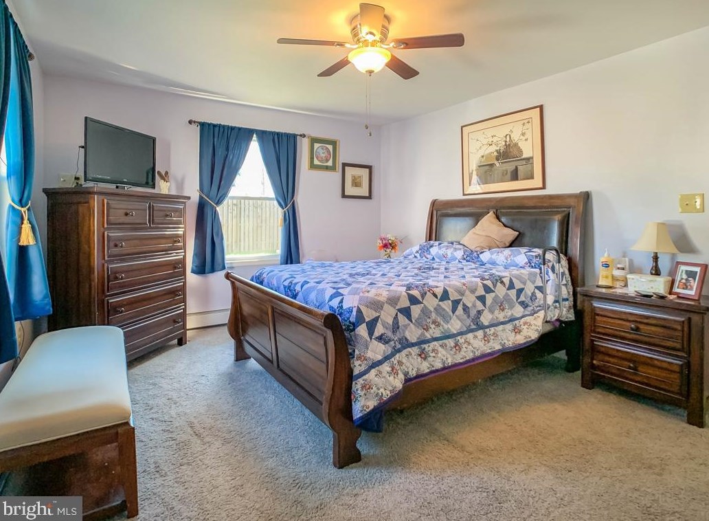 30 Sugarmaple Ln, Levittown PA 19055-2005 exterior