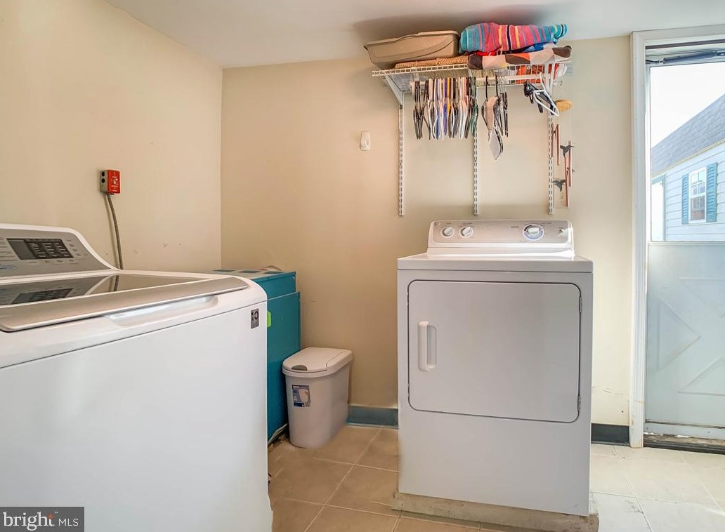 30 Sugarmaple Ln, Levittown PA 19055-2005 exterior