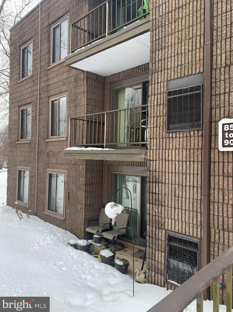 87 Oakridge Dr, Langhorne, PA 19047-1036