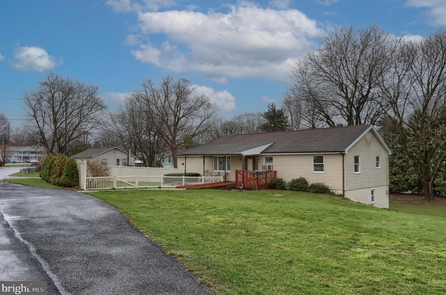 27 Burd St, Hbg Inter Airp, PA 17057-1508