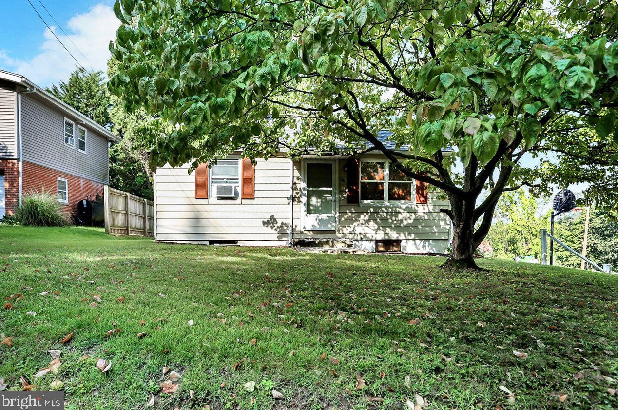 106 34th St, Harrisburg, PA 17109-3601