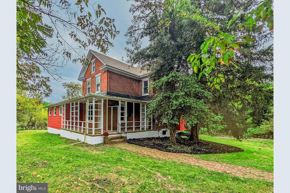 3517 Union Deposit Rd, Harrisburg, PA 17109 MLS PADA2027664