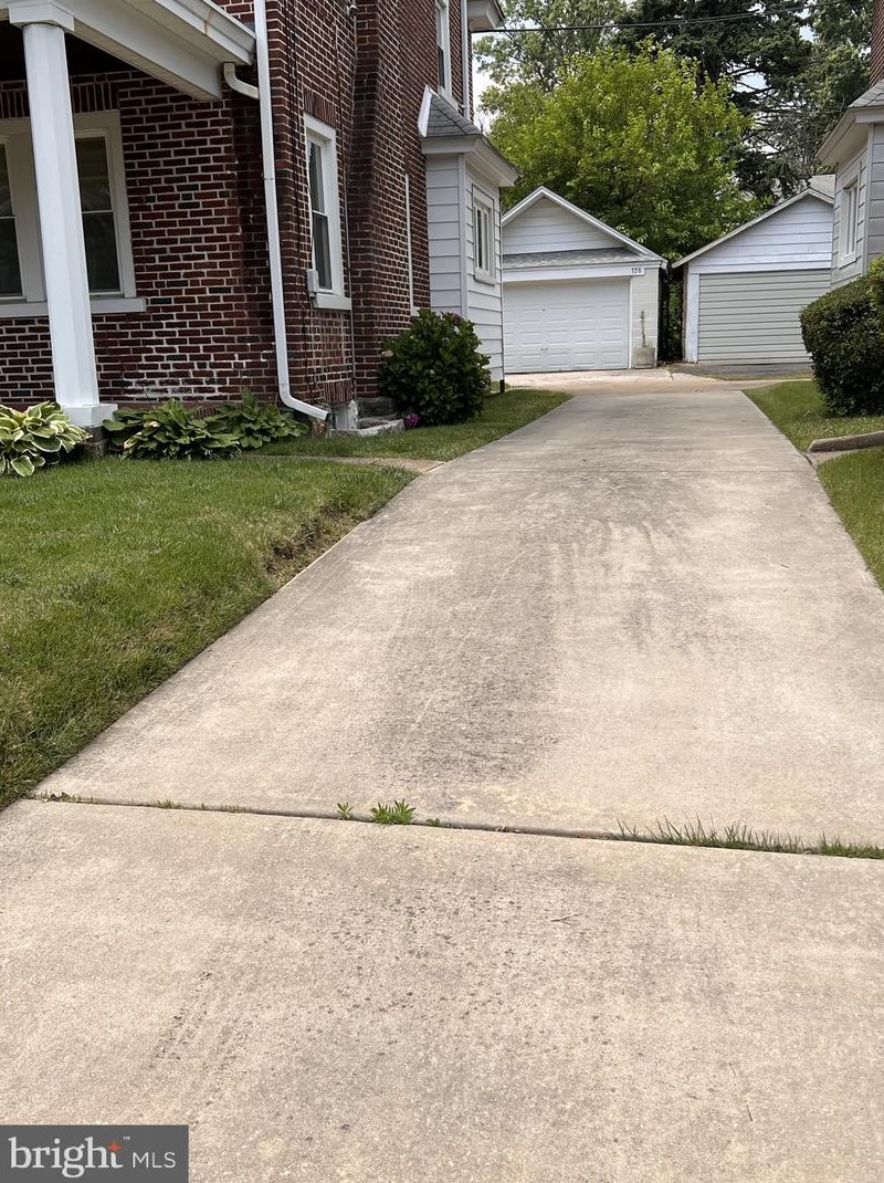 126 Mowry St, Chester PA  19013-5024 exterior