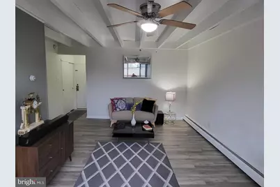 100 E Glenolden Avenue #R-18, Glenolden, PA 19036 - Photo 1