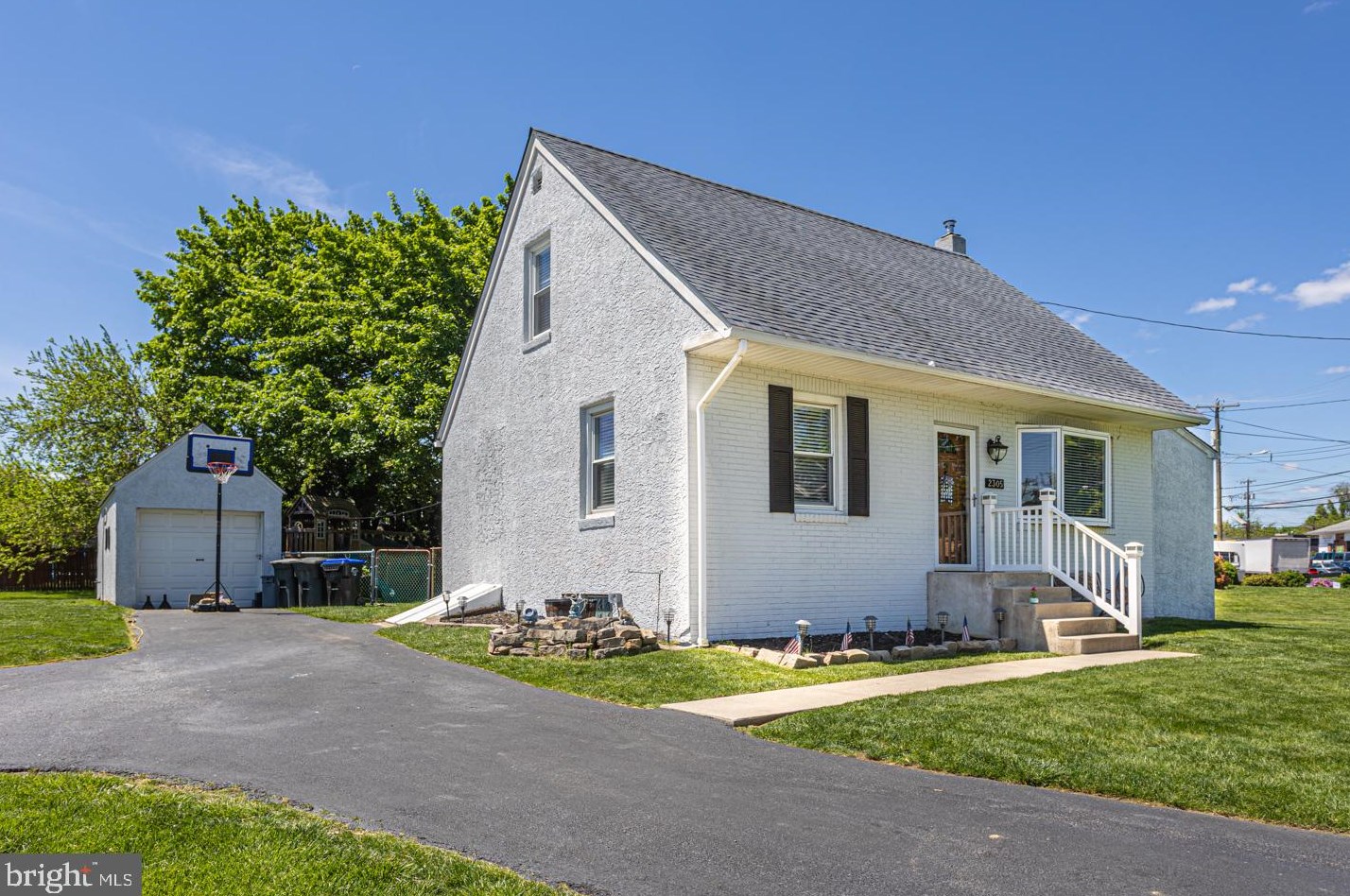 2305 Meetinghouse Rd, Boothwyn, PA 19061
