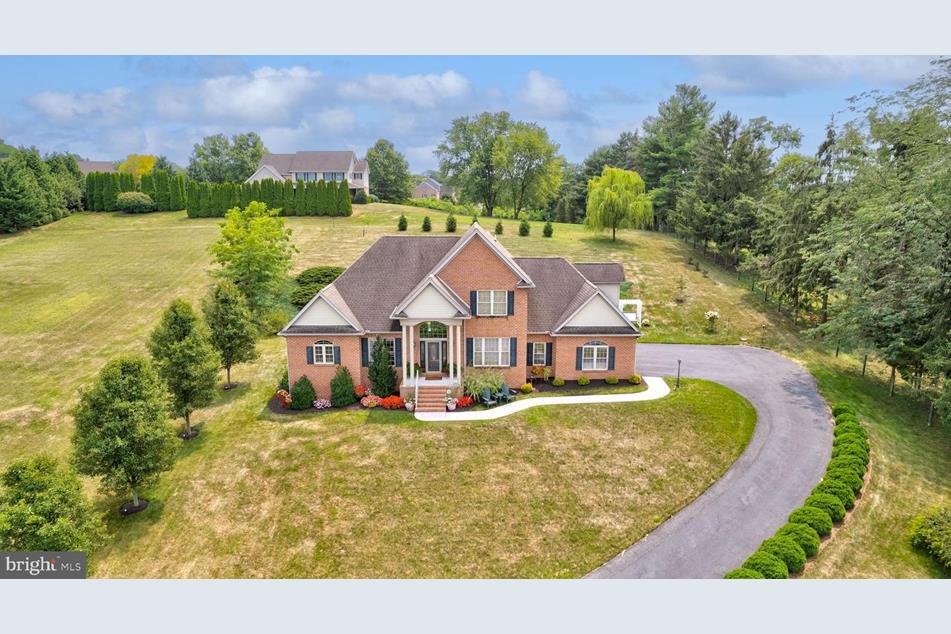 1437 Garman Dr, Chambersburg, PA 17202 MLS PAFL2014970 Coldwell Banker