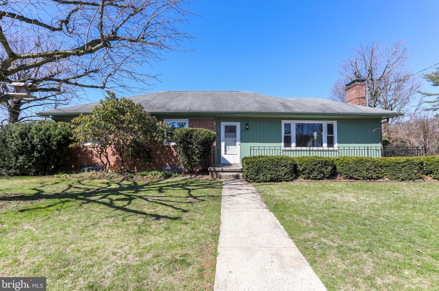 242 S Oller Ave, Waynesboro, PA 17268 MLS PAFL2018820 Coldwell Banker
