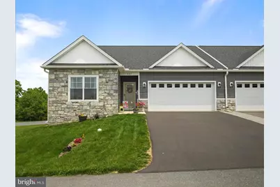 537 Shook Court E, Greencastle, PA 17225 - Photo 1