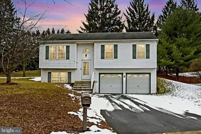 130 W Brookfield Drive, Lebanon, PA 17046 - Photo 1