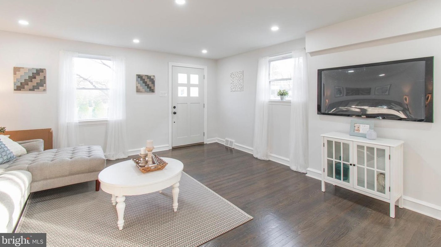 915 Mount Airy Ave, Philadelphia PA  19150-3408 exterior