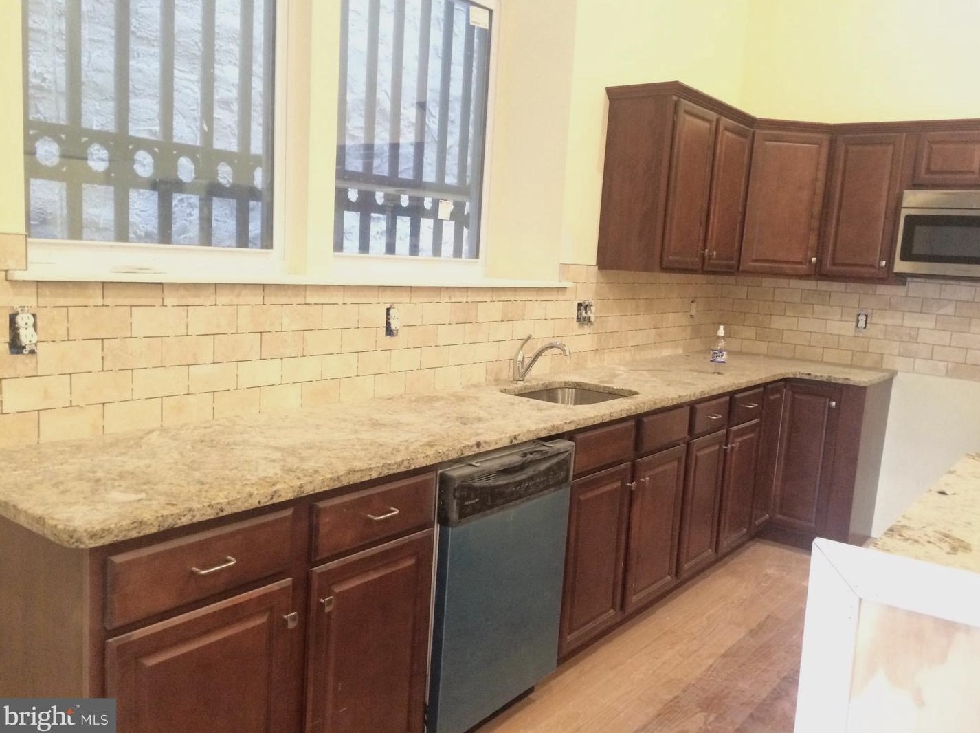 400 Green St #1, Philadelphia, PA 19123