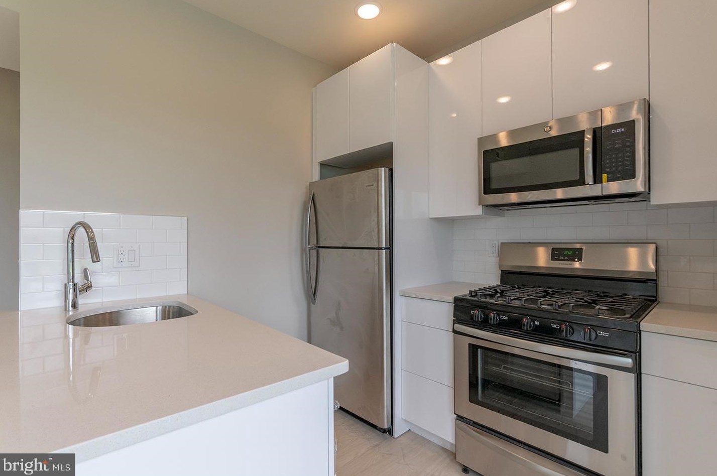 1837 Blair St, Philadelphia, PA 19125-2436