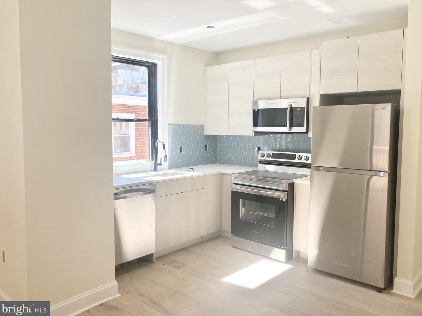 649 N 15th St #2f, Philadelphia, PA 19130