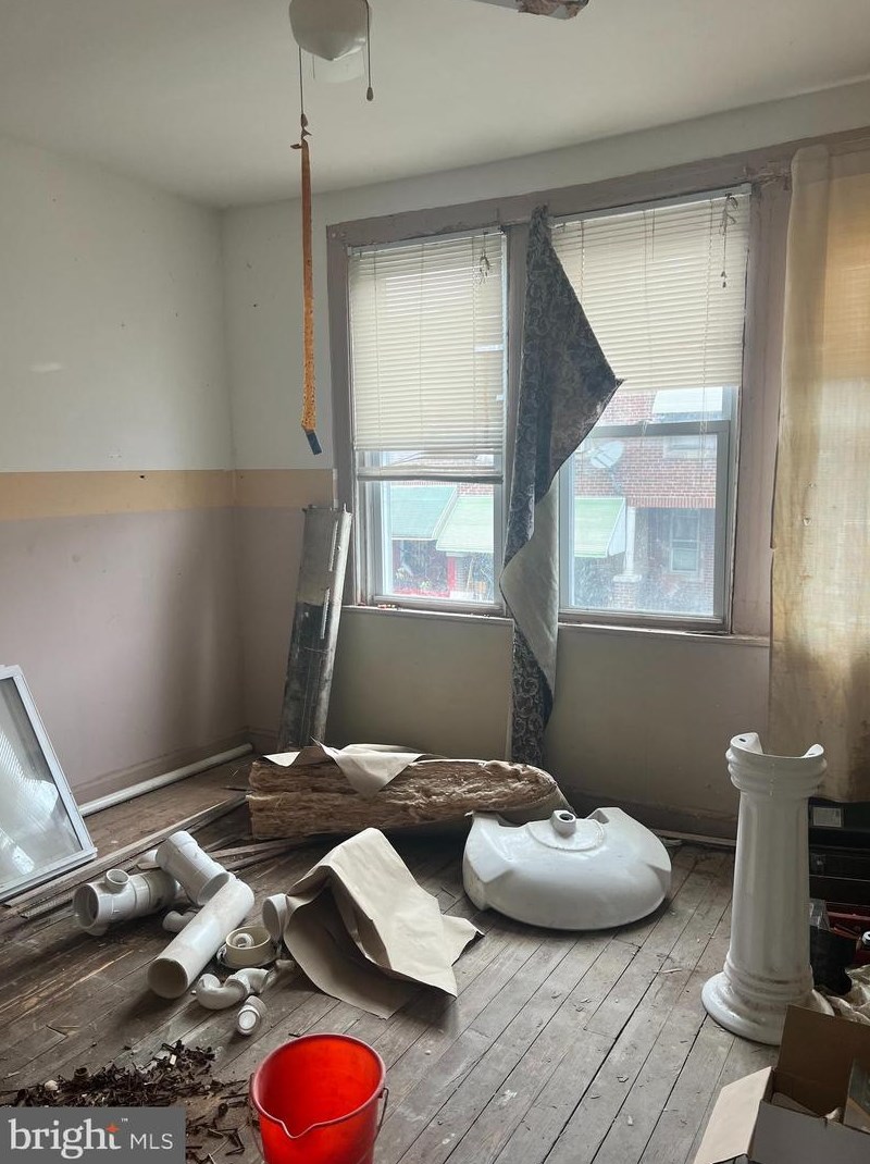 174 Luray St, Philadelphia, PA 19120-4425