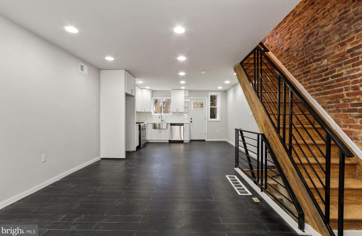 1939 Laveer St, Philadelphia PA 19141-1403 exterior