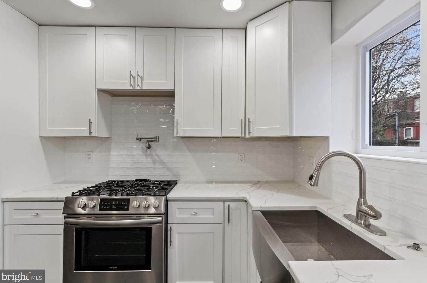 1939 Laveer St, Philadelphia PA 19141-1403 exterior