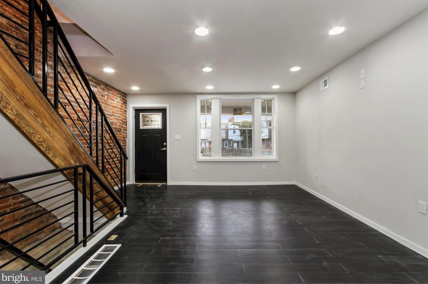 1939 Laveer St, Philadelphia PA 19141-1403 exterior