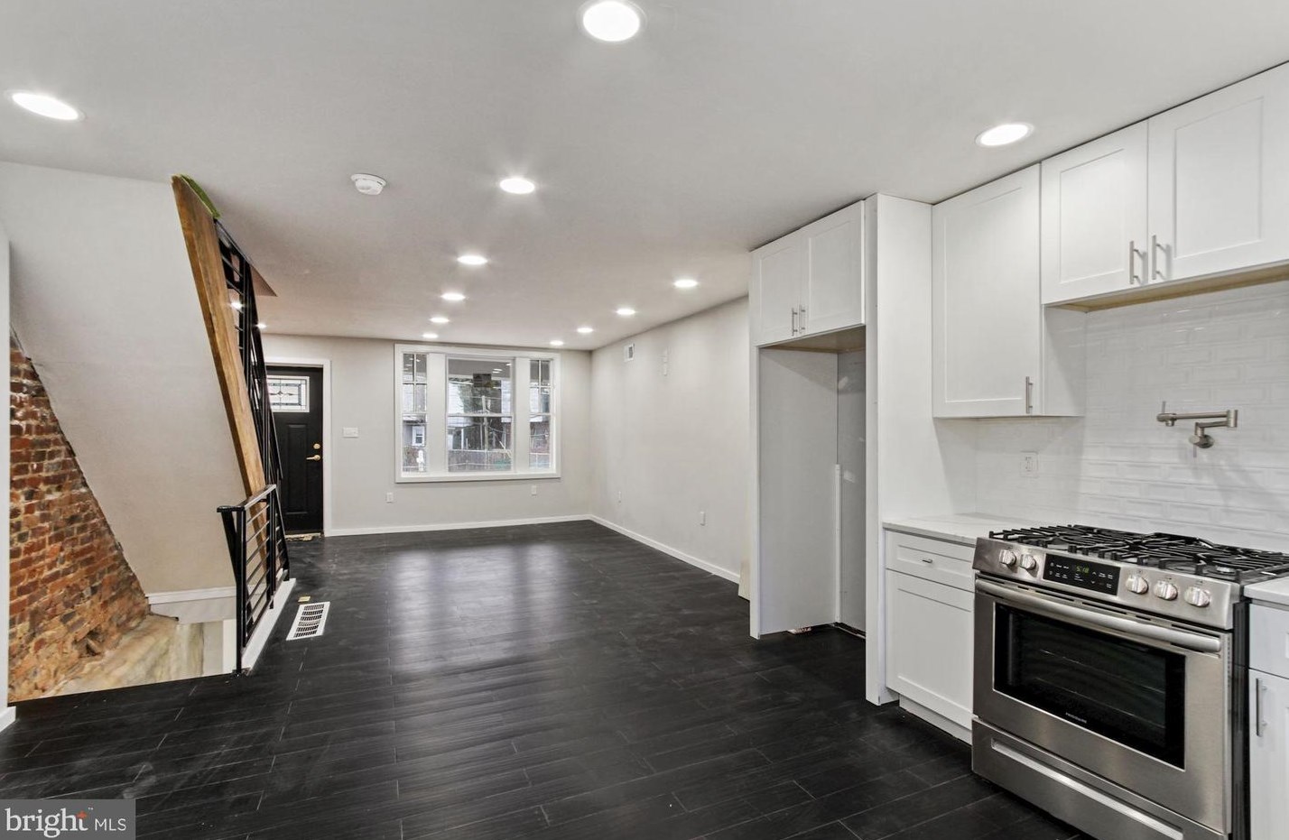 1939 Laveer St, Philadelphia PA 19141-1403 exterior