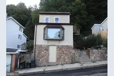 512 W Savory Street, Pottsville, PA 17901 - Photo 1