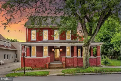 631 Broadway, Hanover, PA 17331 - Photo 1