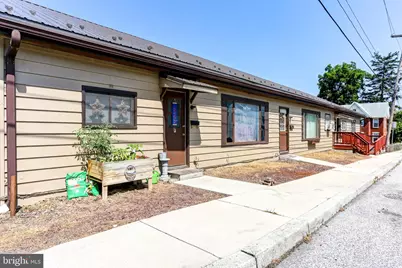 11 N Chestnut Street, Dillsburg, PA 17019 - Photo 1