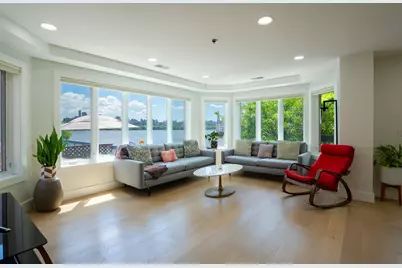 301 Stockton Ct, Edgewater, NJ 07020 - Photo 1