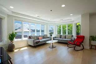 301 Stockton Ct, Edgewater, NJ 07020 - Photo 1