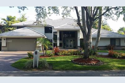 10300 NW 6th St - Photo 1
