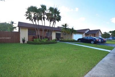 10700 SW 139th Ave - Photo 1