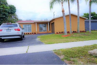 11420 NW 35th St - Photo 1