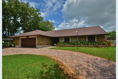 11801 NW 14th Ct - Photo 1