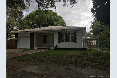 2029 Monroe St #FRONT, Hollywood, FL 33020 - MLS A11076496 - Coldwell Banker