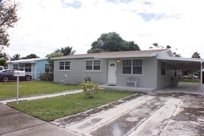 890 W 35th St, Hialeah, FL 33012 - Photo 1