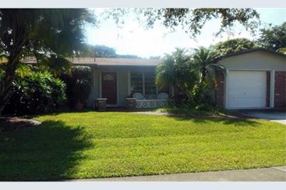 10660 NW 20th St - Photo 1